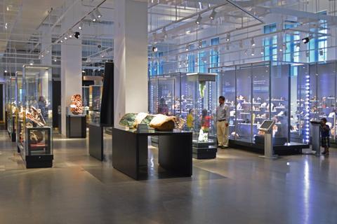 Royal Ontario Museum (ROM)