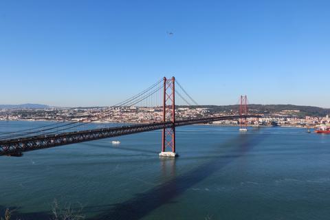 25 de Abril Bridge