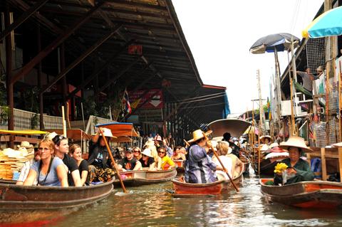 Damnoen Saduak Floating Market